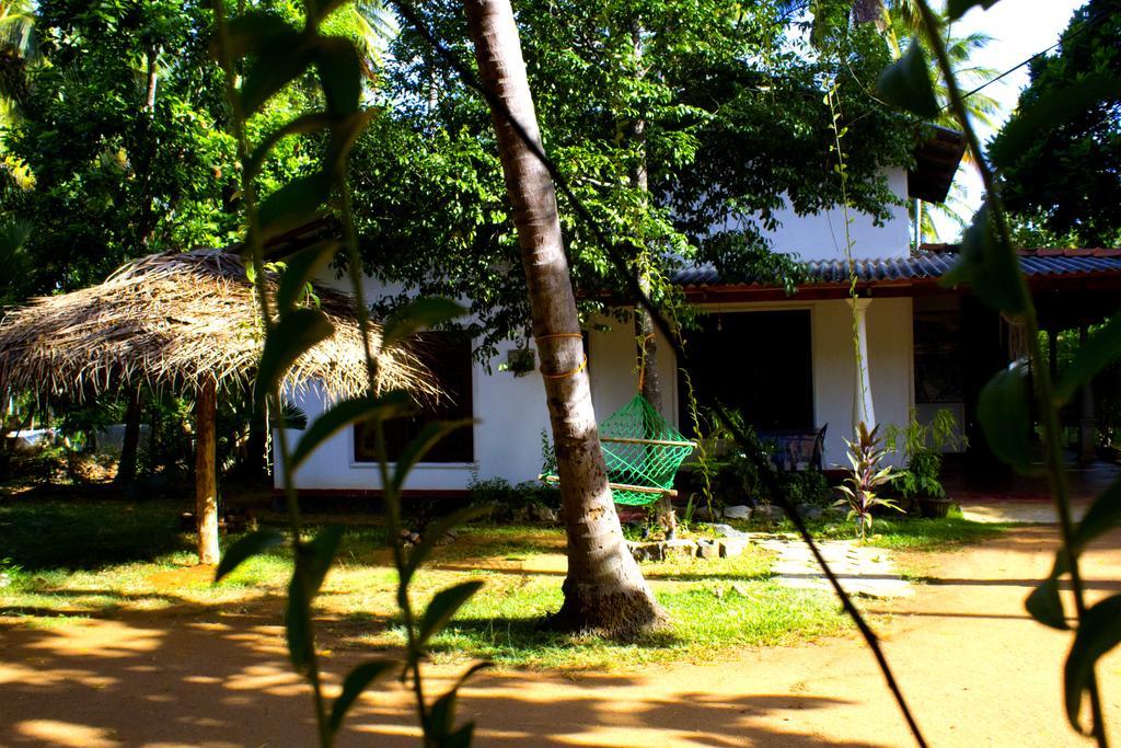 Sigiriya Lahiru Homestay Extérieur photo
